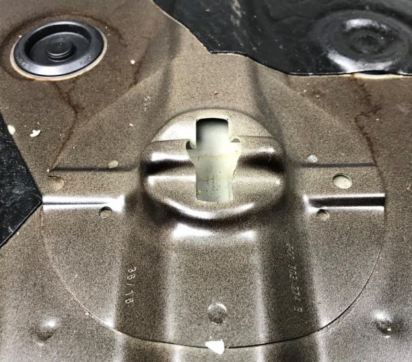 Screw securing the spare wheel in the trunk of Audi RS3 8P (2011-2012) - Image 4