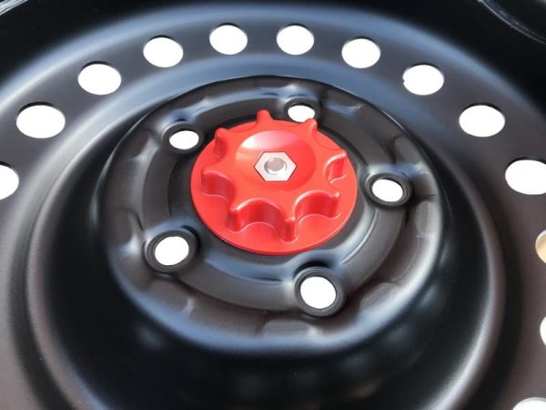 Bolt securing the spare wheel in the trunk of Mitsubishi ASX I (2010-2023) - Image 4